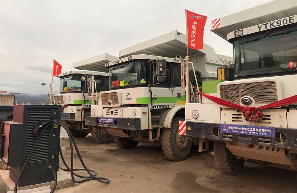 青藏高原-瑪爾擋水電站純電動礦卡充電站